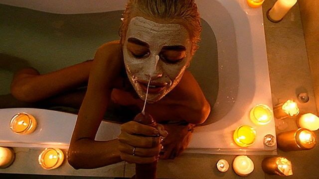 Зображення Я підглядала за зведеною сестрою у ванній, і ось що сталося