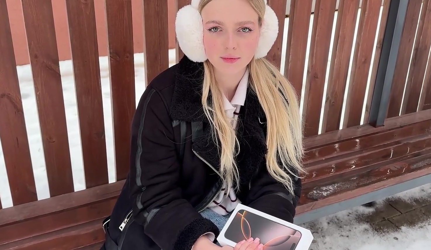 Зображення Незнайомця обманом змусили зайнятися сексом з новим iPhone 16 Pro Max